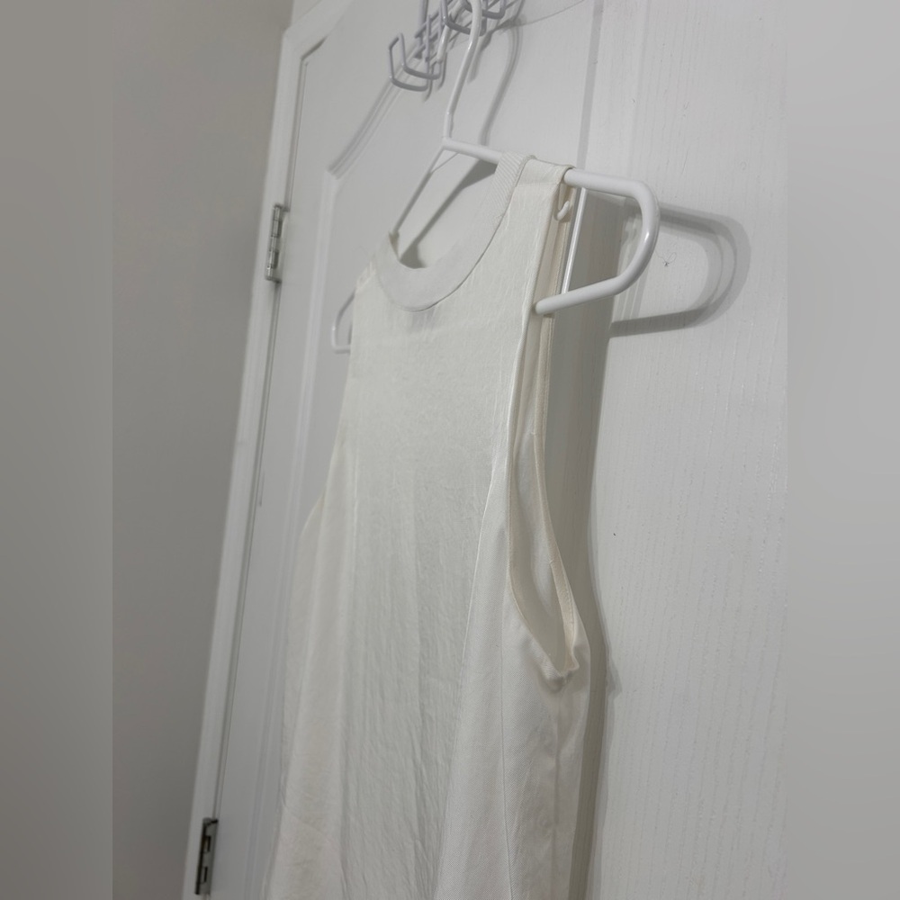 Vince White Ribbed Trim Crew Neck Sleeveless Top size small - Picture 6 of 11